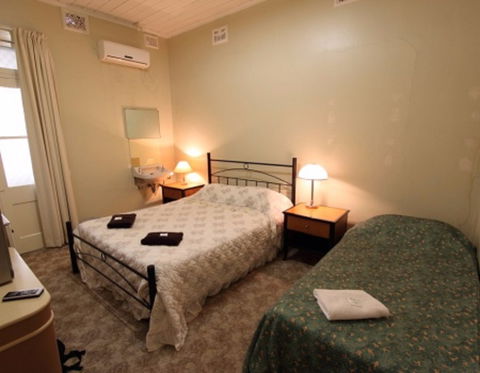 The Central Hotel Cootamundra - SA Accommodation 1