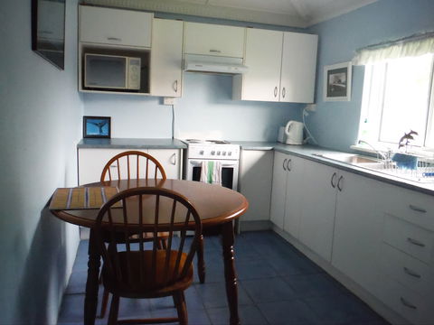 The Little White House - SA Accommodation 1