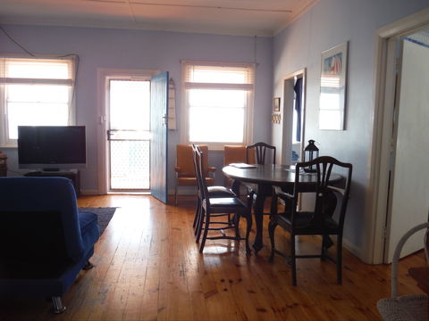 The Little White House - SA Accommodation 2