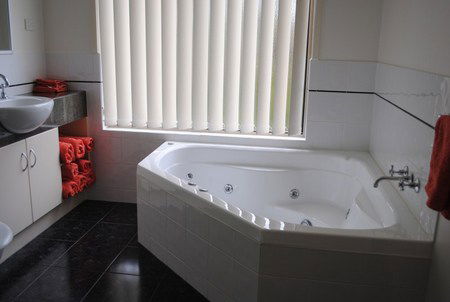 Lookout Holiday Units - SA Accommodation 3