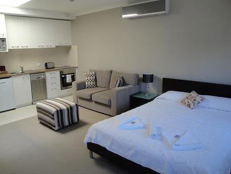 The Queenscliff Inn - SA Accommodation 2