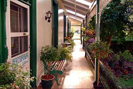 Daylesford Central Motor Inn - SA Accommodation 4