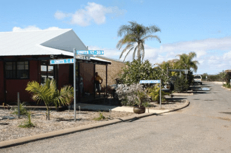 Carnarvon Central Apartments - SA Accommodation 3