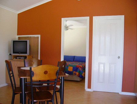 Outback Oasis Caravan Park - SA Accommodation 5