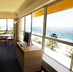 Novotel Wollongong Northbeach Hotel - SA Accommodation 3