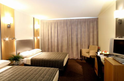 Metro Hotel Ipswich International - SA Accommodation 2