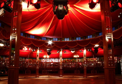 Wonderland Under The Melbourne Star - SA Accommodation 2