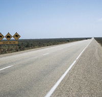 Eyre Highway - SA Accommodation