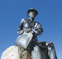 Paddy Hannans Statue - SA Accommodation