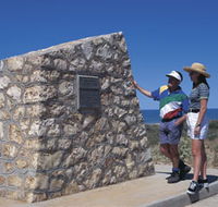 Potshot Monument - SA Accommodation