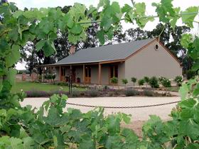 VineCrest Fine Barossa Wine - SA Accommodation 0