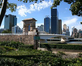Former Victoria Bridge Abutment (Memorial) - SA Accommodation 0