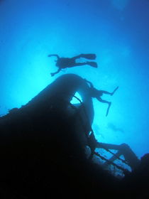Ex HMAS Brisbane Dive Site - SA Accommodation 0