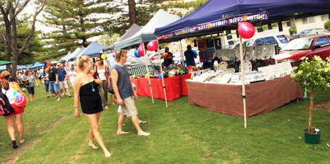 Coolangatta Beachfront Markets - SA Accommodation 6