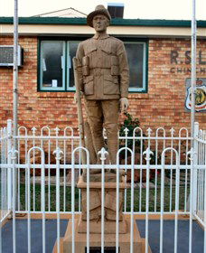 Soldier Statue Memorial, Chinchilla - SA Accommodation 0