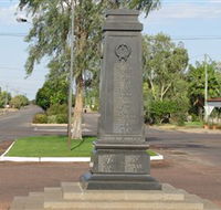 Winton War Memorial - SA Accommodation