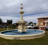 Cunnamulla War Memorial Fountain - SA Accommodation