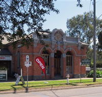 Old Post Office Seymour - Fine Art Gallery  Licensed Restaurant - SA Accommodation