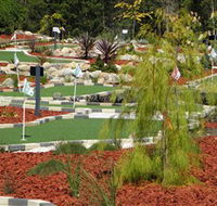 18 Hole Mini Golf - Club Husky - SA Accommodation