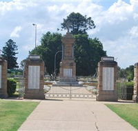 Warwick War Memorial and Gates - SA Accommodation