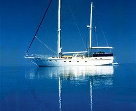 A Luxury Yacht On Sydney Harbour - SA Accommodation 0