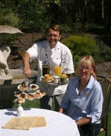 Tarro NSW SA Accommodation