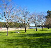 Lock 10 and Weir - SA Accommodation