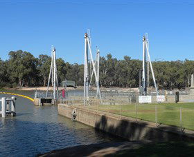Lock 10 And Weir - SA Accommodation 3
