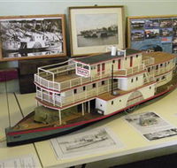 Wentworth Model Paddlesteamer Display - SA Accommodation