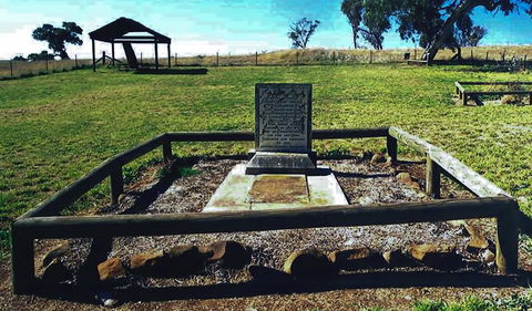 Yuranighs Aboriginal Grave Historic Site - SA Accommodation 0