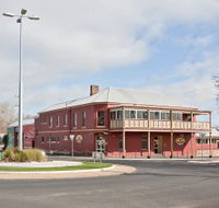 Kellys Rugby Hotel and Bottle Shop - SA Accommodation