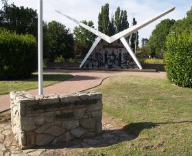 Southern Cloud Memorial - SA Accommodation 0