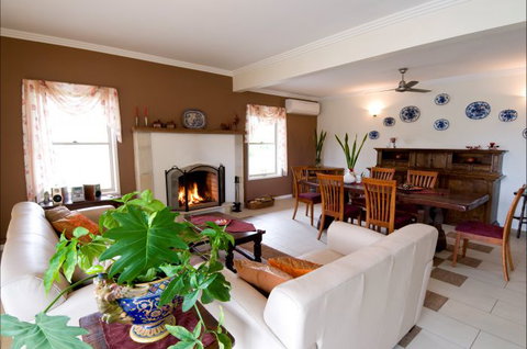 Villa Cavour Bed And Breakfast - SA Accommodation 5