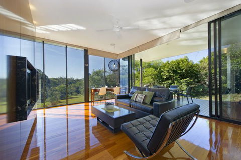 Glass On Glasshouse - SA Accommodation 9