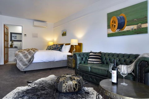Farmers Arms Hotel & Art Suites Daylesford - SA Accommodation 4