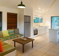 The Retreat Beach Houses - SA Accommodation