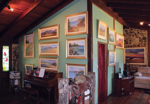 Rossiters’ Paintings - SA Accommodation 2