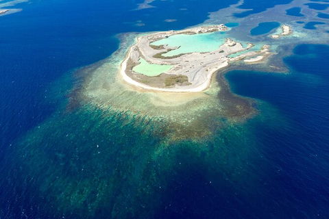 Abrolhos Islands Fixed-Wing Scenic Flight - SA Accommodation 7