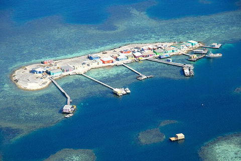 Abrolhos Islands Fixed-Wing Scenic Flight - SA Accommodation 5