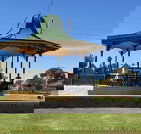 Davies Square Wallaroo - SA Accommodation