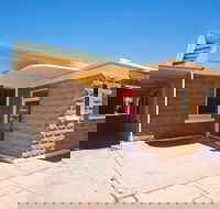 Former Alice Springs Telegraph Repeater Station and Post Office. - SA Accommodation