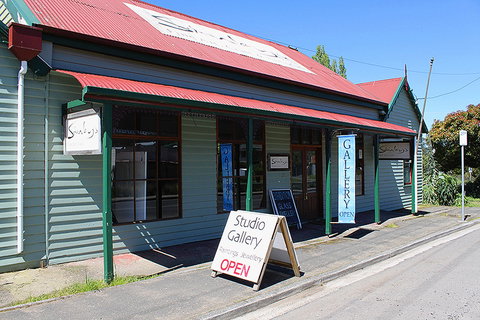 The Art Of Richard Stanley, Studio And Gallery - SA Accommodation 1