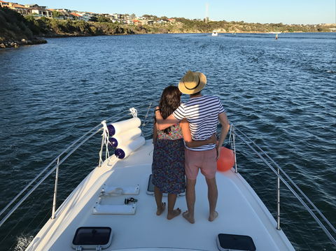 Cruising The  Swan River In At Sunset With Boutique Cruise - SA Accommodation 2