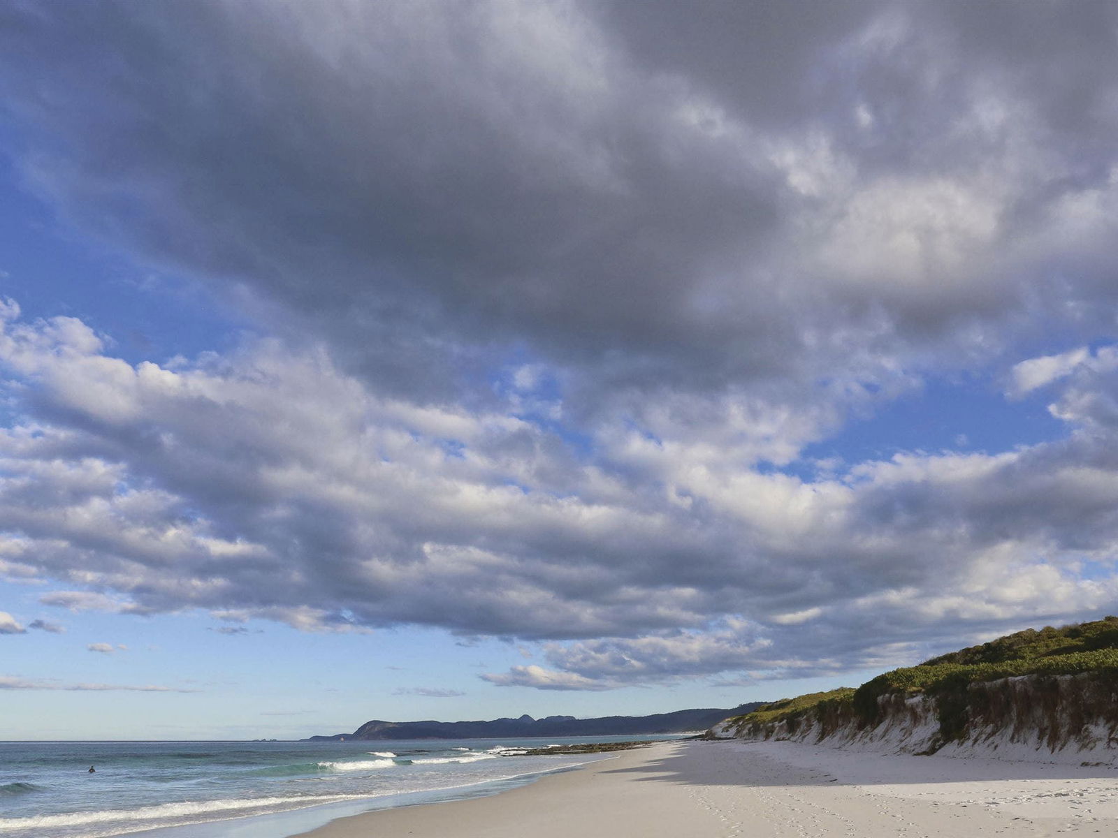 Friendly Beaches TAS SA Accommodation