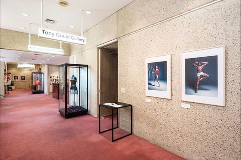 Tony Gould Gallery - SA Accommodation 0