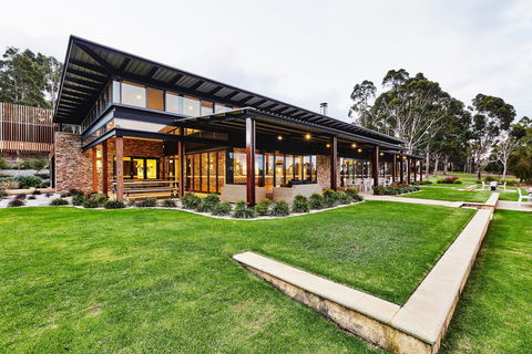 Lakeside Function Centre - Eight Willows Retreat - SA Accommodation 0