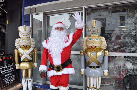 Mrs Claus And Santa - SA Accommodation 0