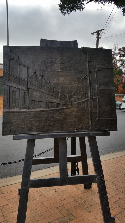 Russell Drysdale Easel Sculpture - SA Accommodation 0