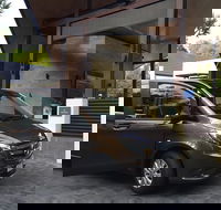 Mercedes 7 seat Limousine Cairns Airport to Port Douglas - SA Accommodation