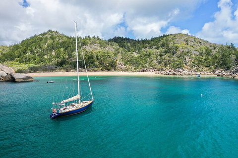 Helicopter And Magnetic Island Sailing - SA Accommodation 8